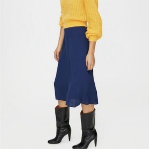 Aritzia Midi Skirt Size 4 - Navy